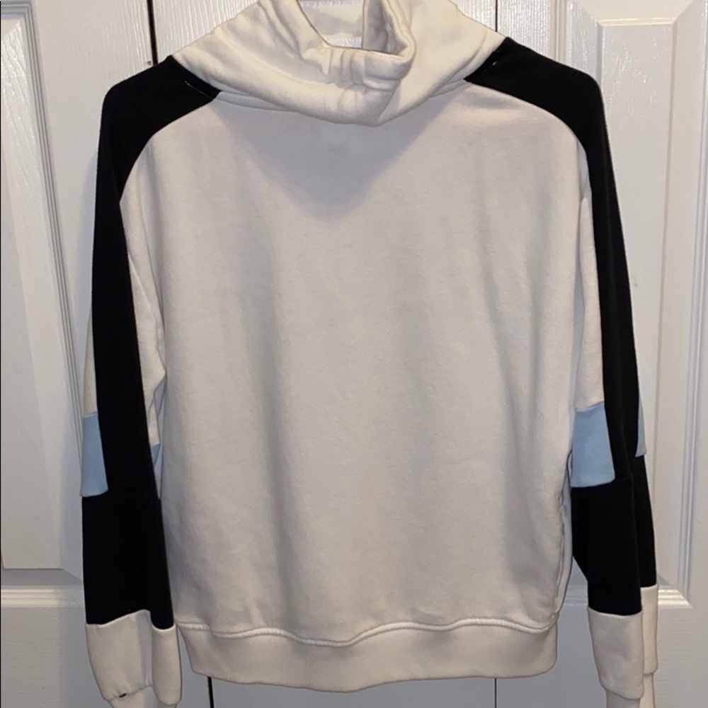turtle neck pull over - Picture 2 of 4
